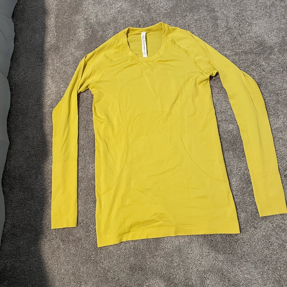 Lululemon Swiftly Tech Long Sleeves